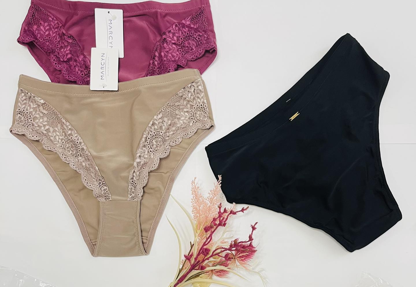 KIT COM 3 CALCINHAS PLUS ALTA RENDA cód.534.381