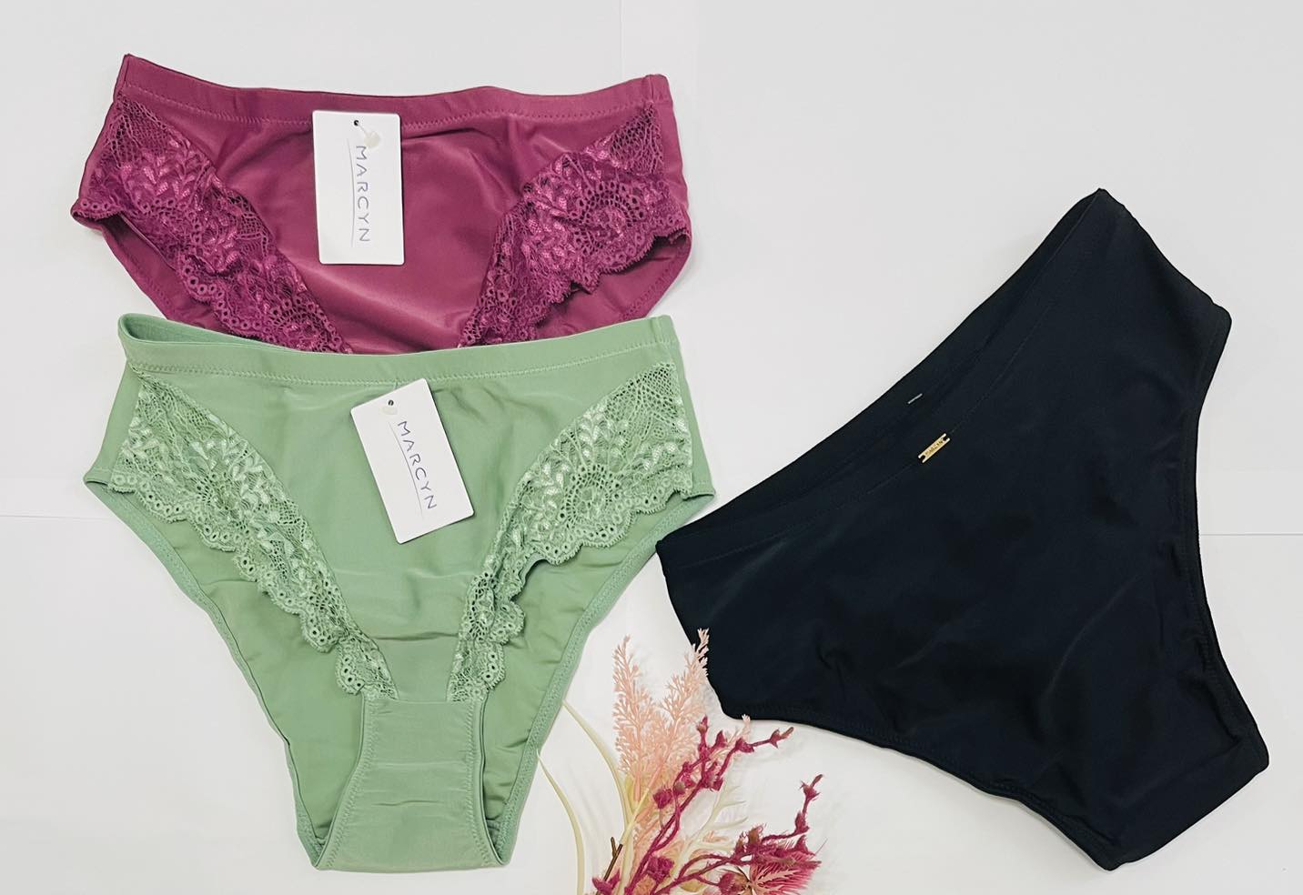 KIT COM 3 CALCINHAS PLUS ALTA RENDA cód.534.381
