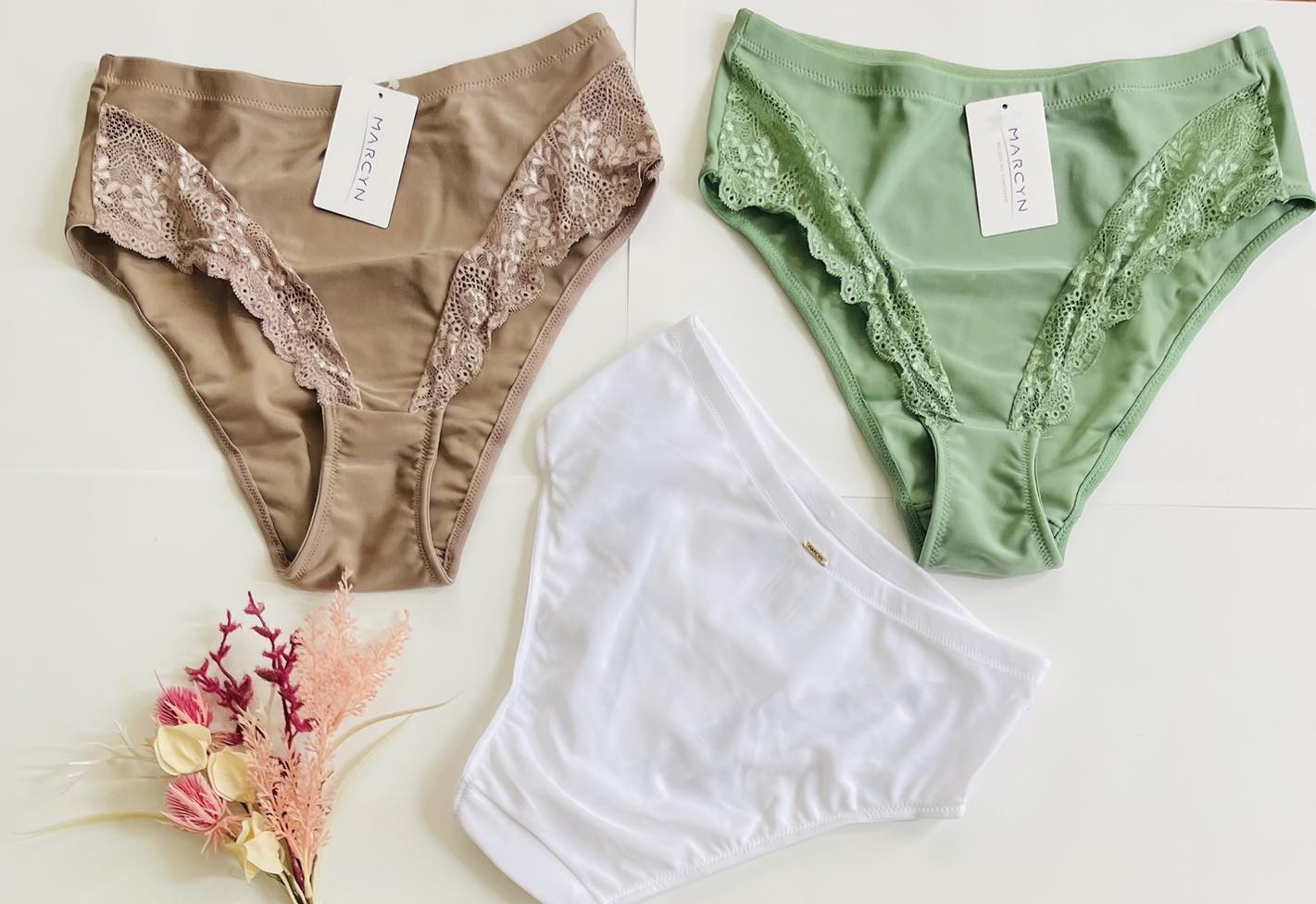 KIT COM 3 CALCINHAS PLUS ALTA RENDA cód.534.381