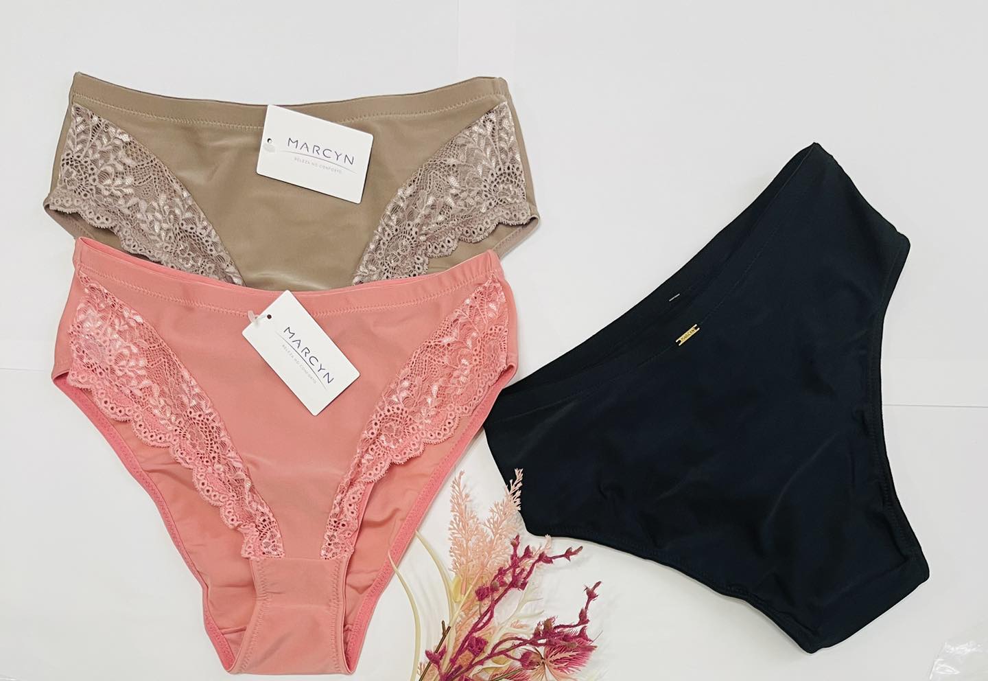 KIT COM 3 CALCINHAS PLUS ALTA RENDA cód.534.381